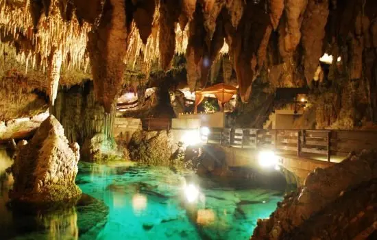Cave formations inside Green Grotto Caves