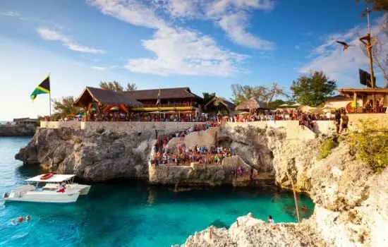 Clifftop view at Rick's Cafe in Negril